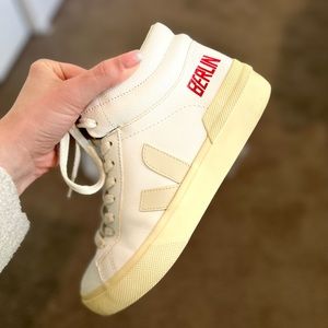 Minotaur Veja X Berlin White Pierre